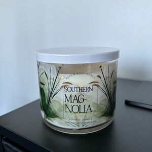BATH & BODY WORKS SOUTHERN MAGNOLIA SCENTED CANDLE 3 WICK